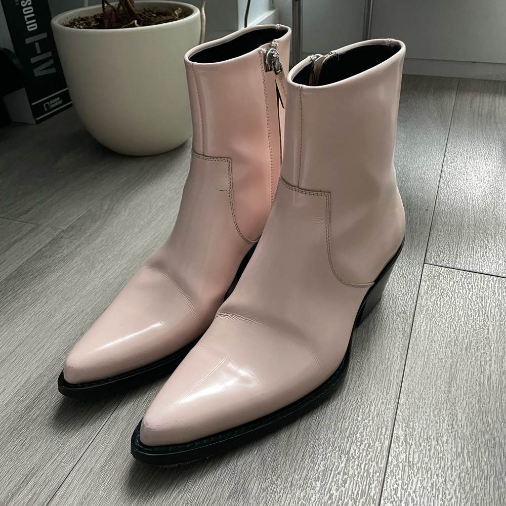 CK205W39NYC Western Boot in Pink. Raf Simons for CK era.